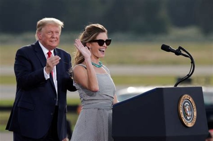 Hope Hicks- Age, Wiki, Net Worth, Husband, Height, Career |
