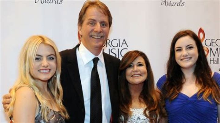 Jeff Foxworthy Wife, Daughters, Family, Net Worth, Age, Quick Facts |