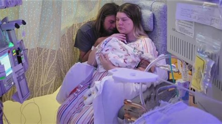 Alones Woniya Thibeault Is Pregnant With 1st Baby at 47 |