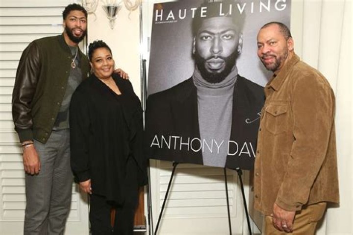 Anthony Davis And Erainer Davis Revealed