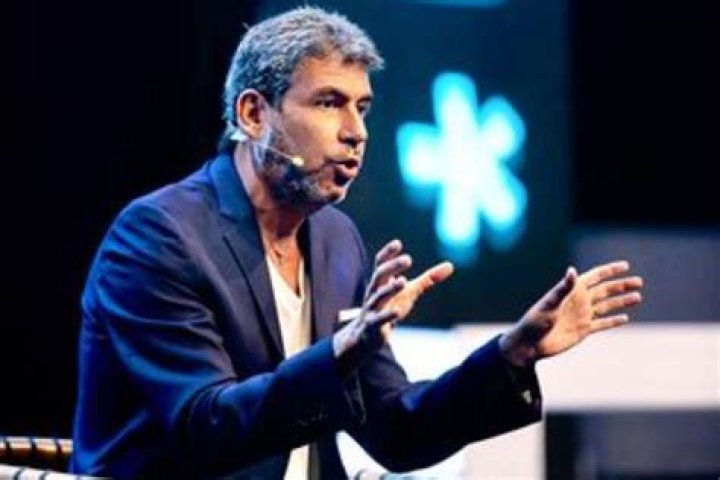 Arturo Elías Ayub Net Worth