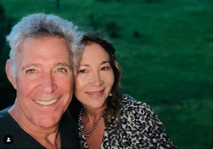 Unlocking The Secrets Of Barry Williams' Enduring Marriage