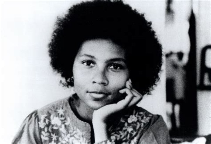 Bell Hooks Bio, Age, Height, Husband, All About Love, Ain't I a Woman, Books, Quotes, Love and Net Worth