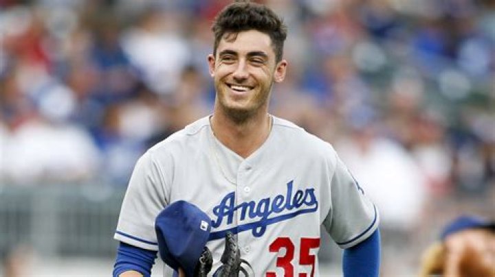 Cody Bellinger Girlfriend, Mom, Sister, Family, Age, Height