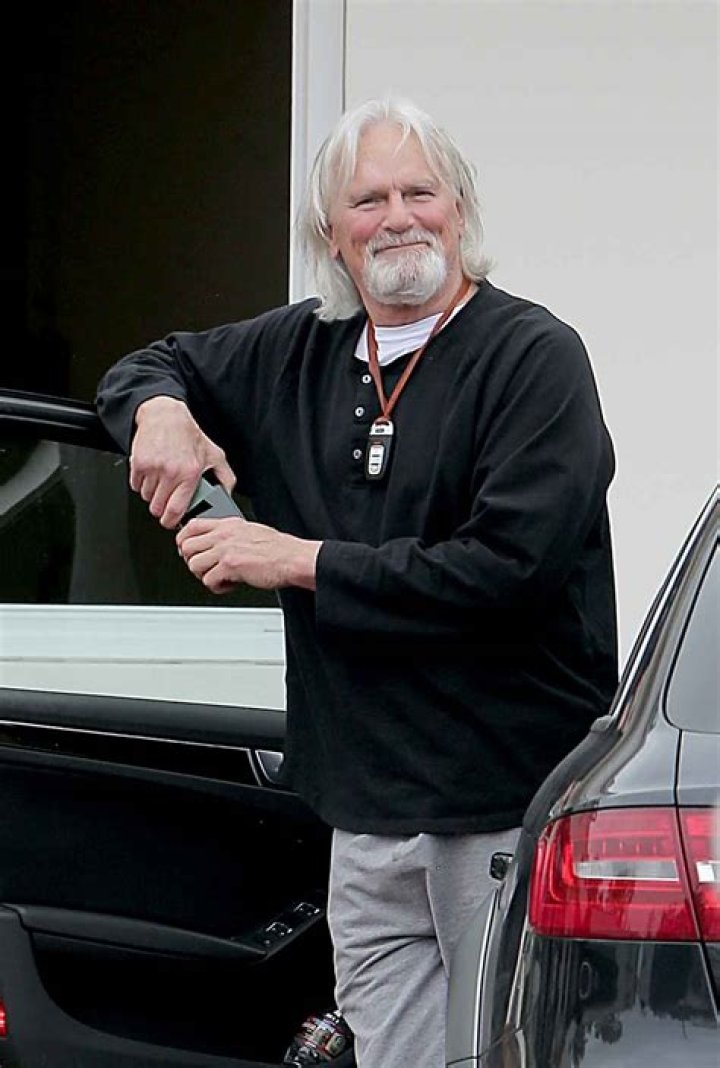 Unveil The Multifaceted World Of Dean Anderson: Exploring His Captivating Performances