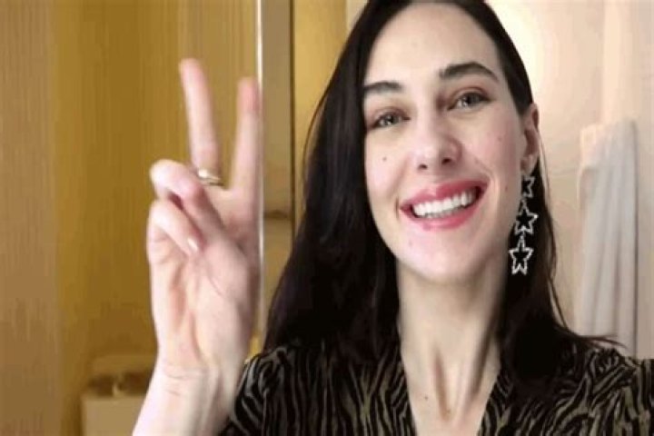 Devon Lee Carlson - Age, Bio, Birthday, Family, Net Worth