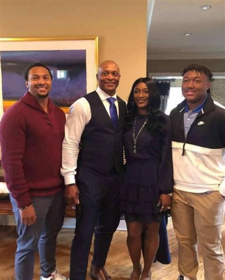 Eddie George Wife, Son, Family, Height, Is He Gay?