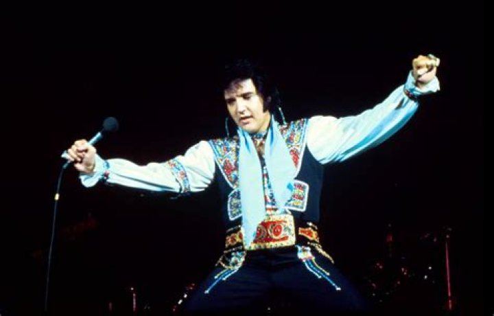 Elvis Presley Pointed a Gun at His Backup Singer After She Refused to Go On Stage |