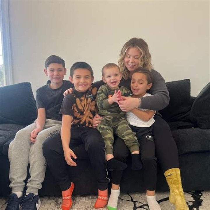Fans guess who Teen Moms Kail is dating after she shares Instagram post Wed 18 May 2022 09:4