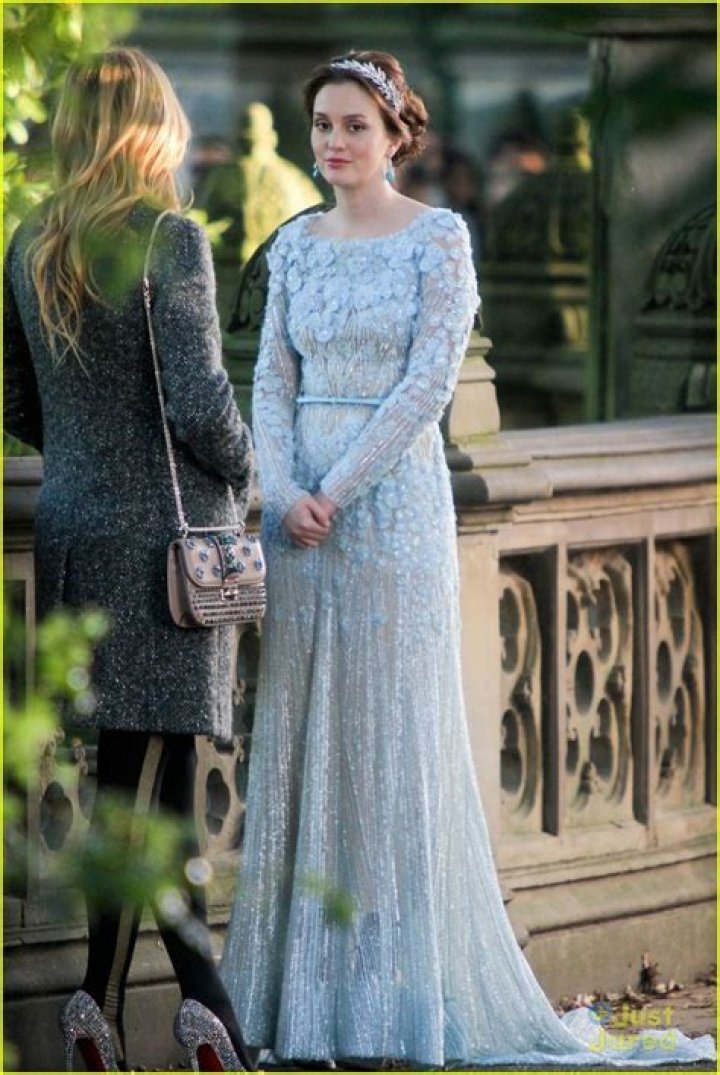 Serena Wore A Wedding Dress To Blair's Wedding & New Gossip Girl Wedding Details Hollywood Life