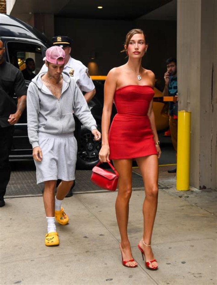 Hailey Bieber's Height In Feet Revealed