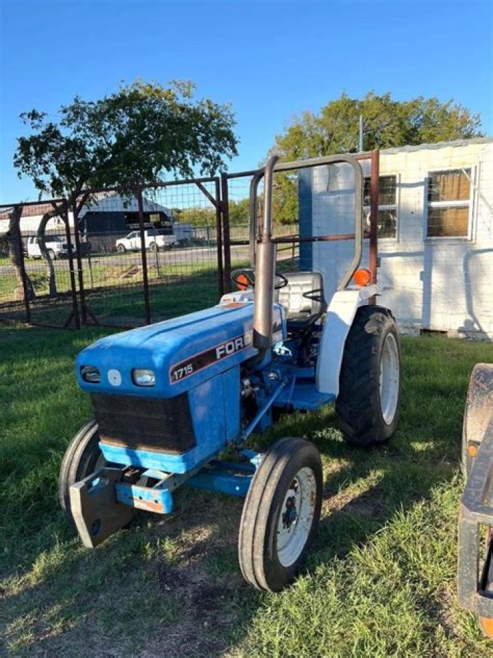 How tall is Harrison Ford