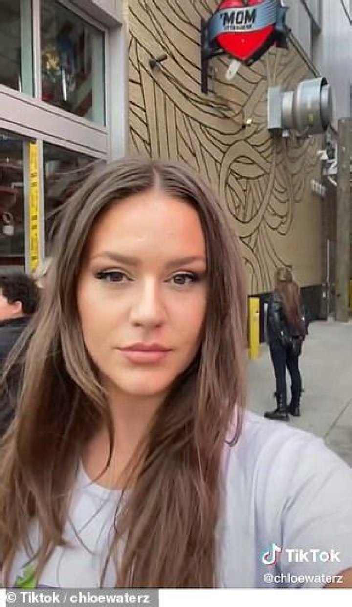 Exploring Chloe Waterz's Age And Significance