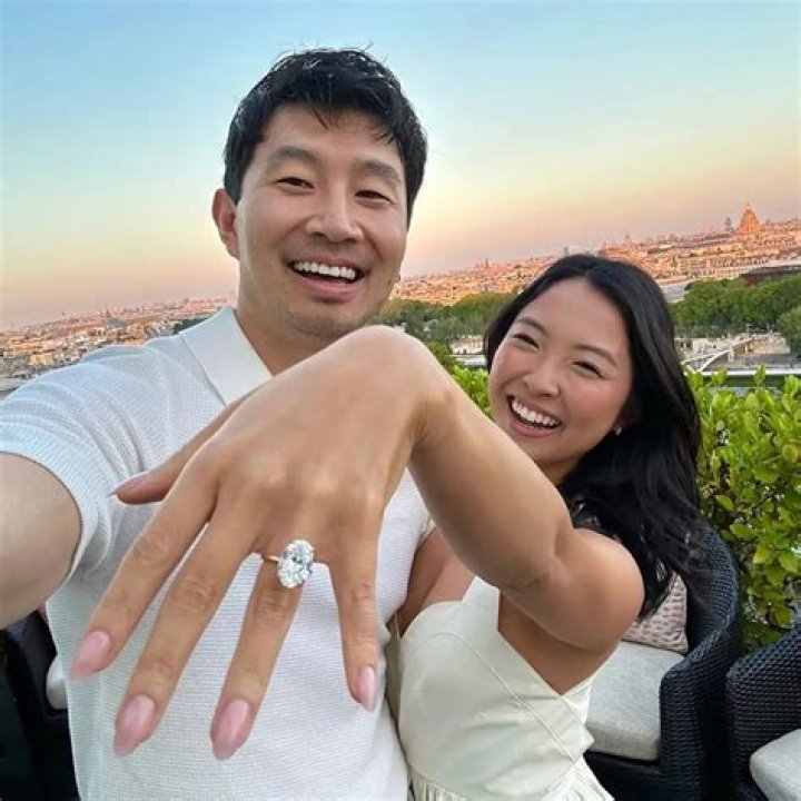 Is He Married To Allison Hsu Family