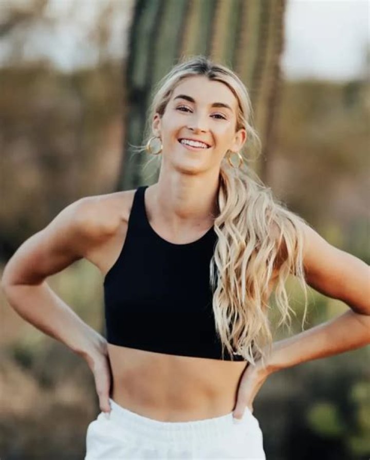 Katie Brueckner Height