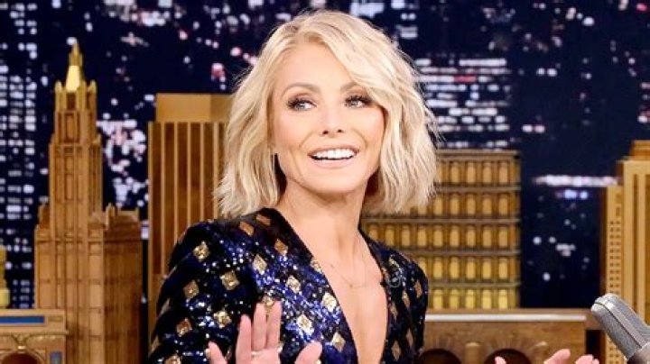 'No Nose Job and No Veneers' ·