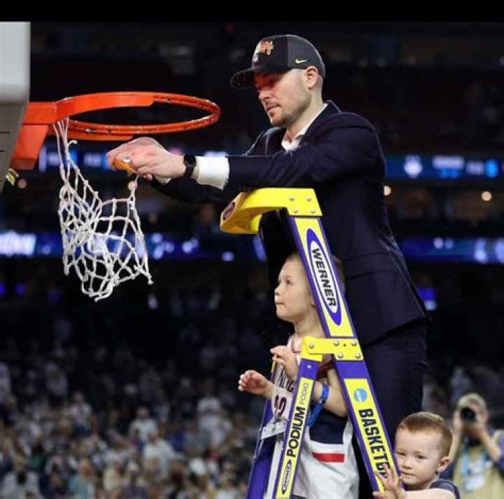 Luke Murray Wiki, age, wife, children, Bill Murray son, basketball coach, net worth ·