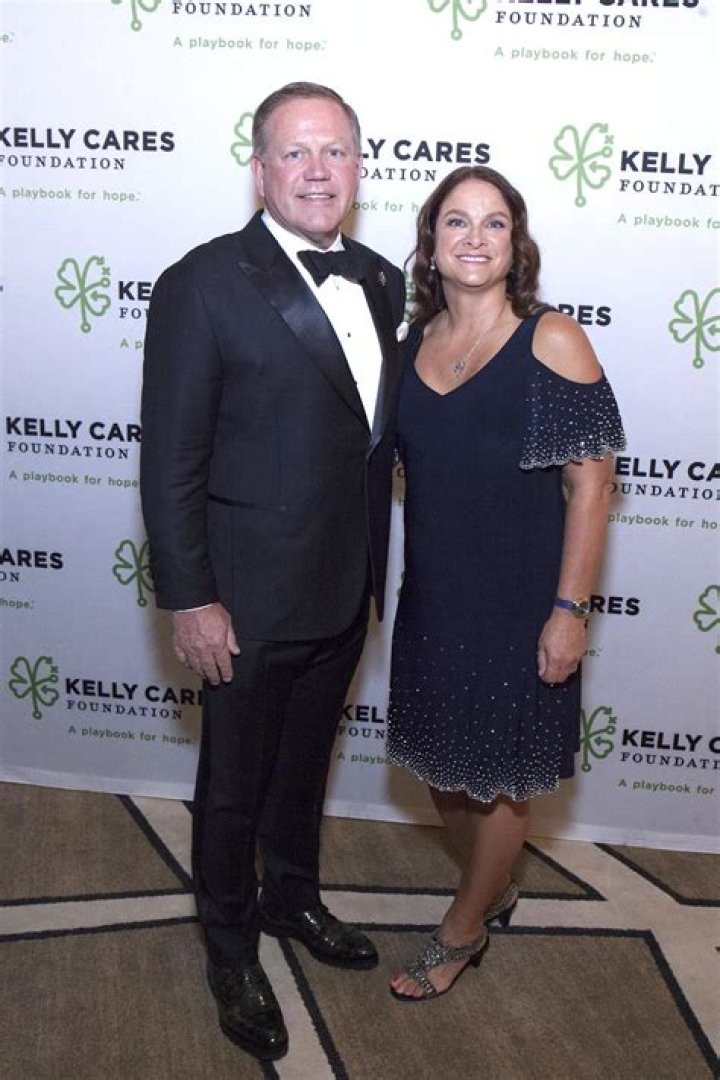 Meet Brian Kellys wife, Paqui Kelly: All you need to know about LSU HCs personal life