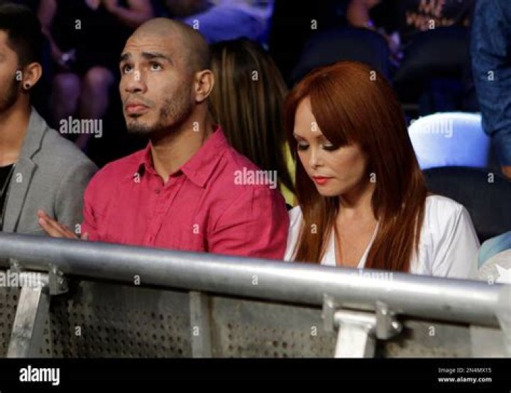 Miguel Cotto Wife, Son, Age, Family, Net Worth, Height, Bio