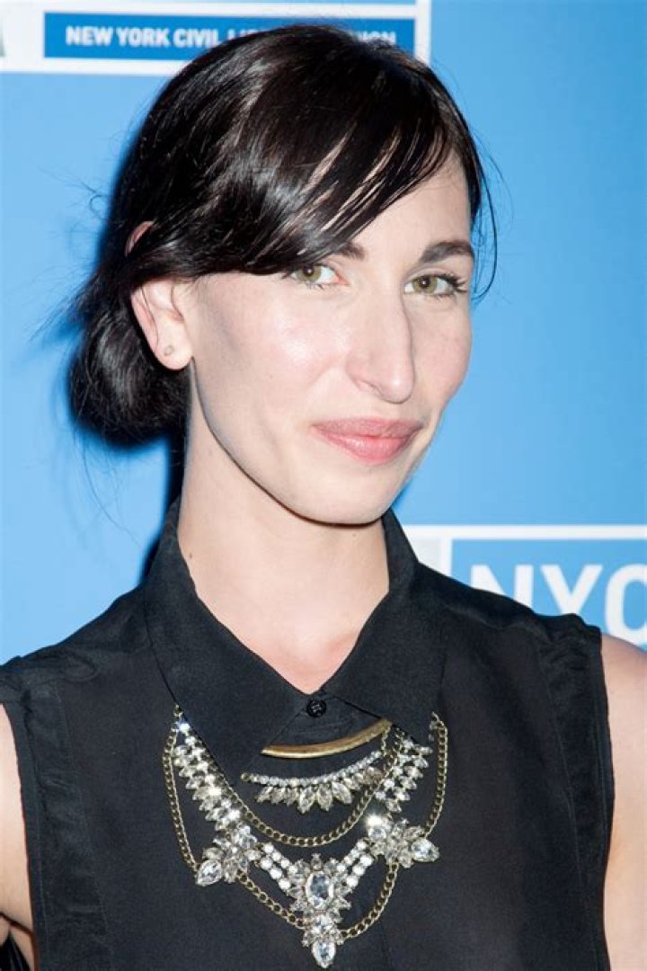 Discover The Art Of Minimalism With Nikka Graff Lanzarone