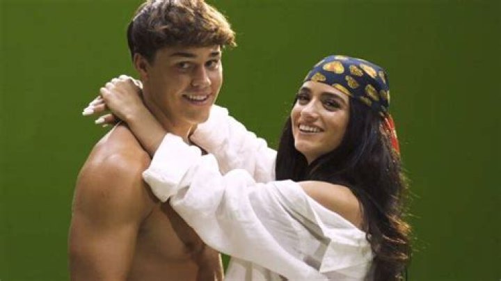 Noah Beck And Dixie Noah Beck Girlfriend