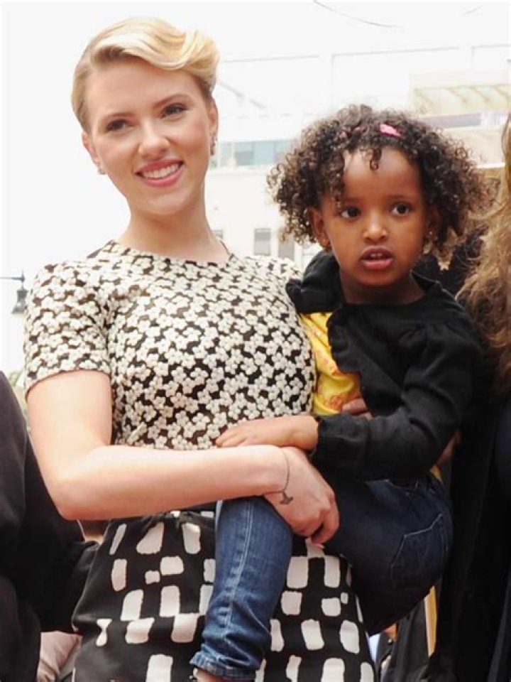 Scarlett Johansson's Kids: All You Need to Know