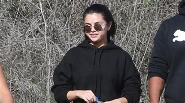 Selena Gomez Goes Hiking With Her Friend & Bodyguard See Pic Hollywood Life