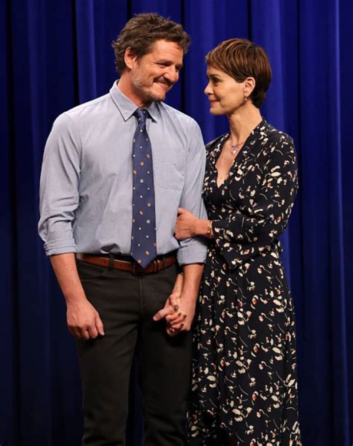 Pedro Pascal, Sarah Paulson Discuss Fans Shipping Them ·