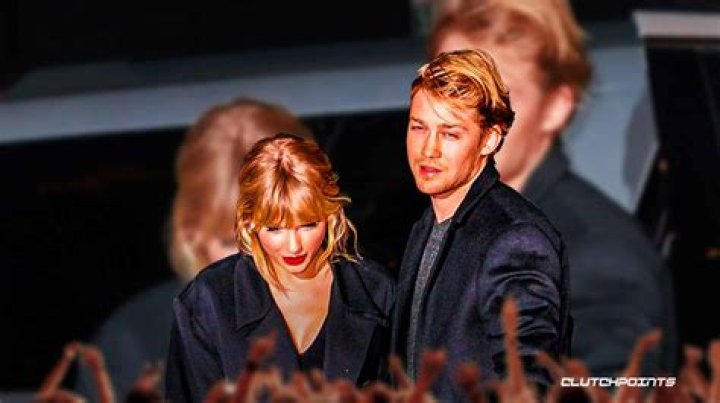 Taylor Swifts Ex Joe Alwyn Makes First Public Appearance in 6 Months Hollywood Life