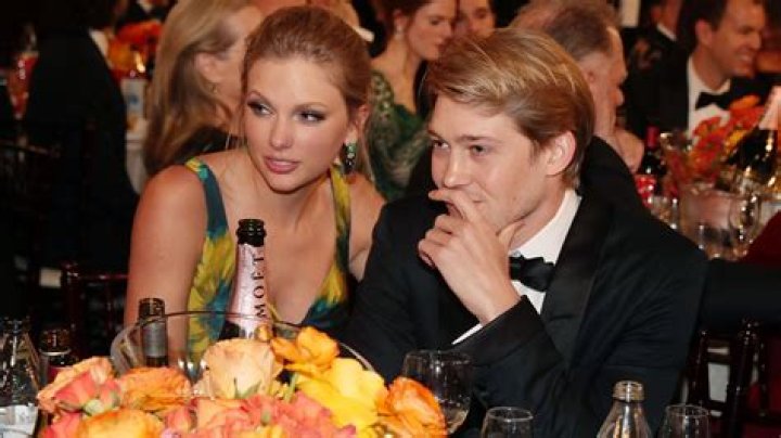 Taylor Swifts Rep Slams 'Insane' Rumor that She and Ex Joe Alwyn Had a Secret Wedding Ceremony