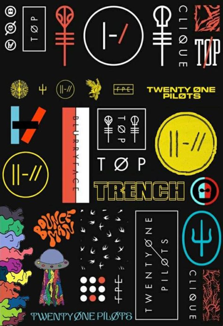 Twenty One Pilots Ditch Their Pants to Accept Grammy ·