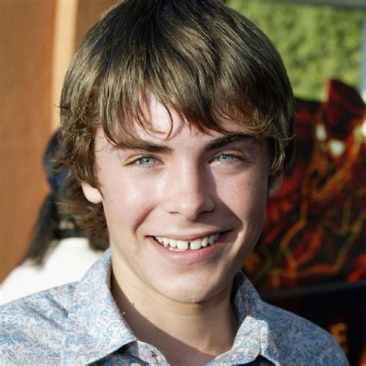 39 photos of Zac Efron through the years